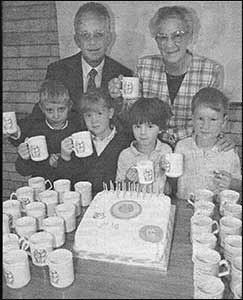 The cake and mugs