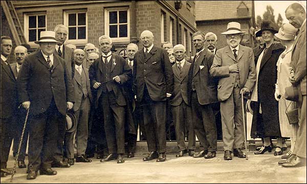 1925