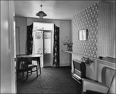 lounge and doors to garden
