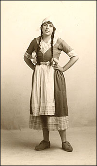 Winnie Coe