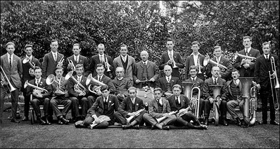 1923