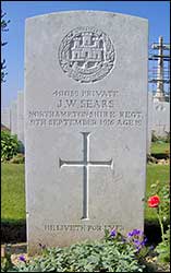 Grave VIII. A.33.